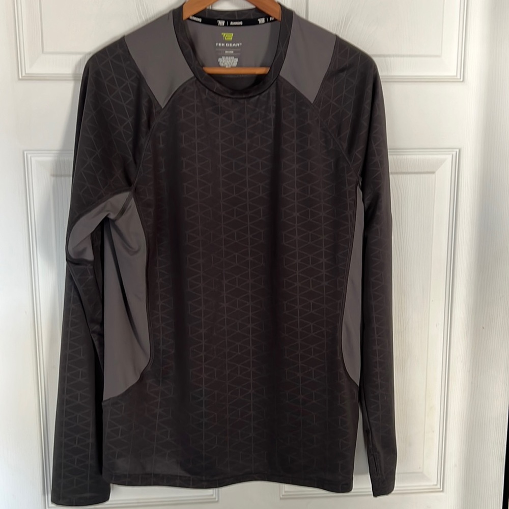 Eddie Bauer L tek LS running gear, length 29” arm pit to arm pit 21” never worn